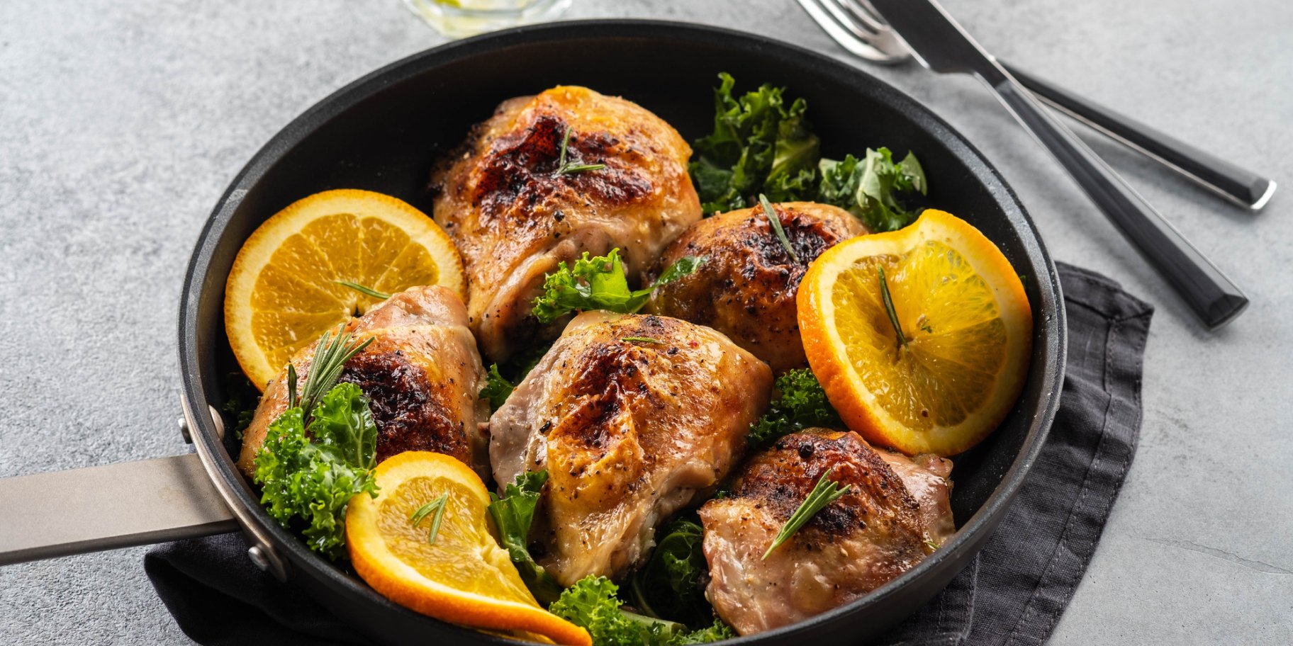 Курячі стегна з цитрусовими