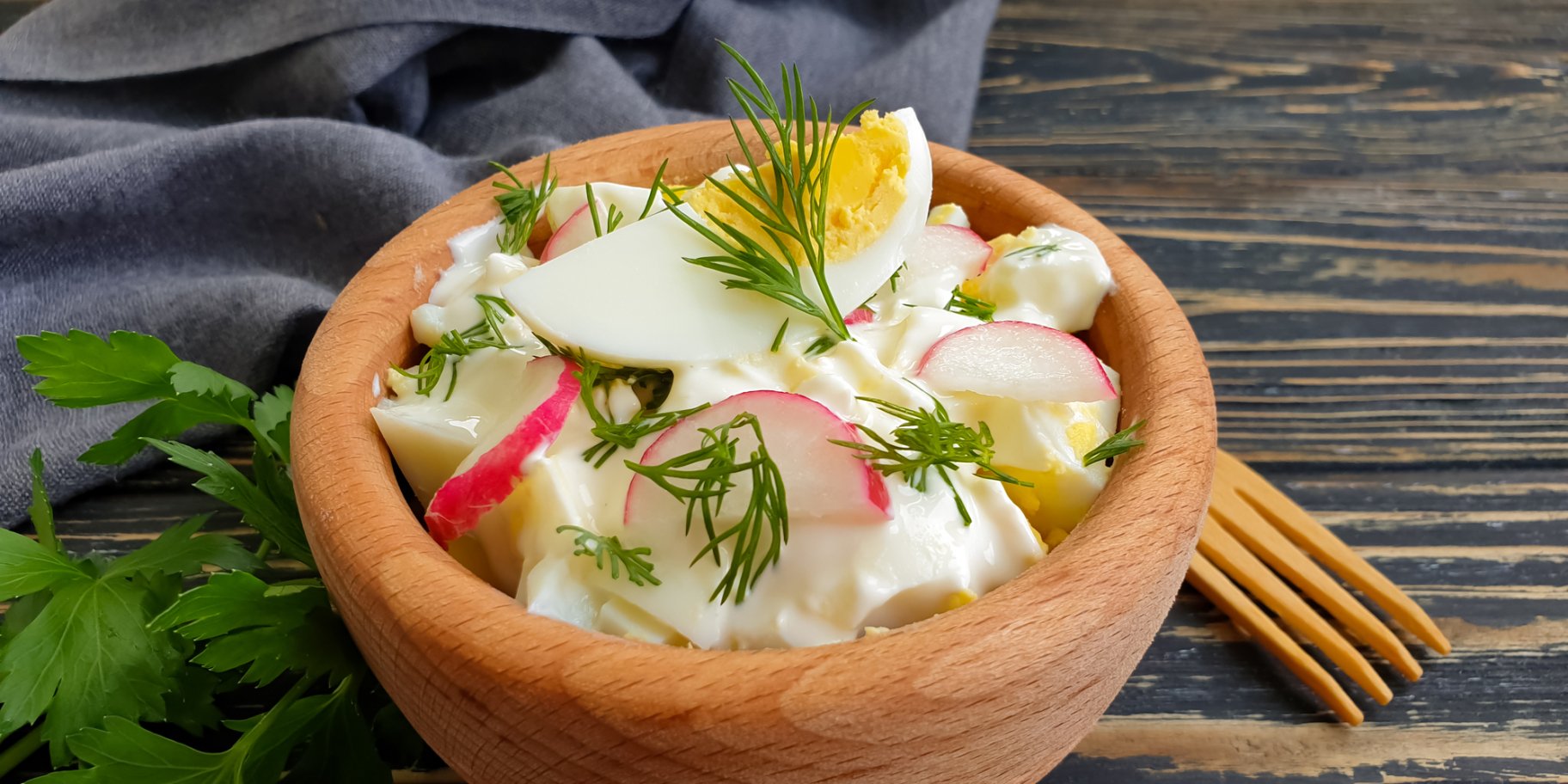 Салат з яйцем і редискою