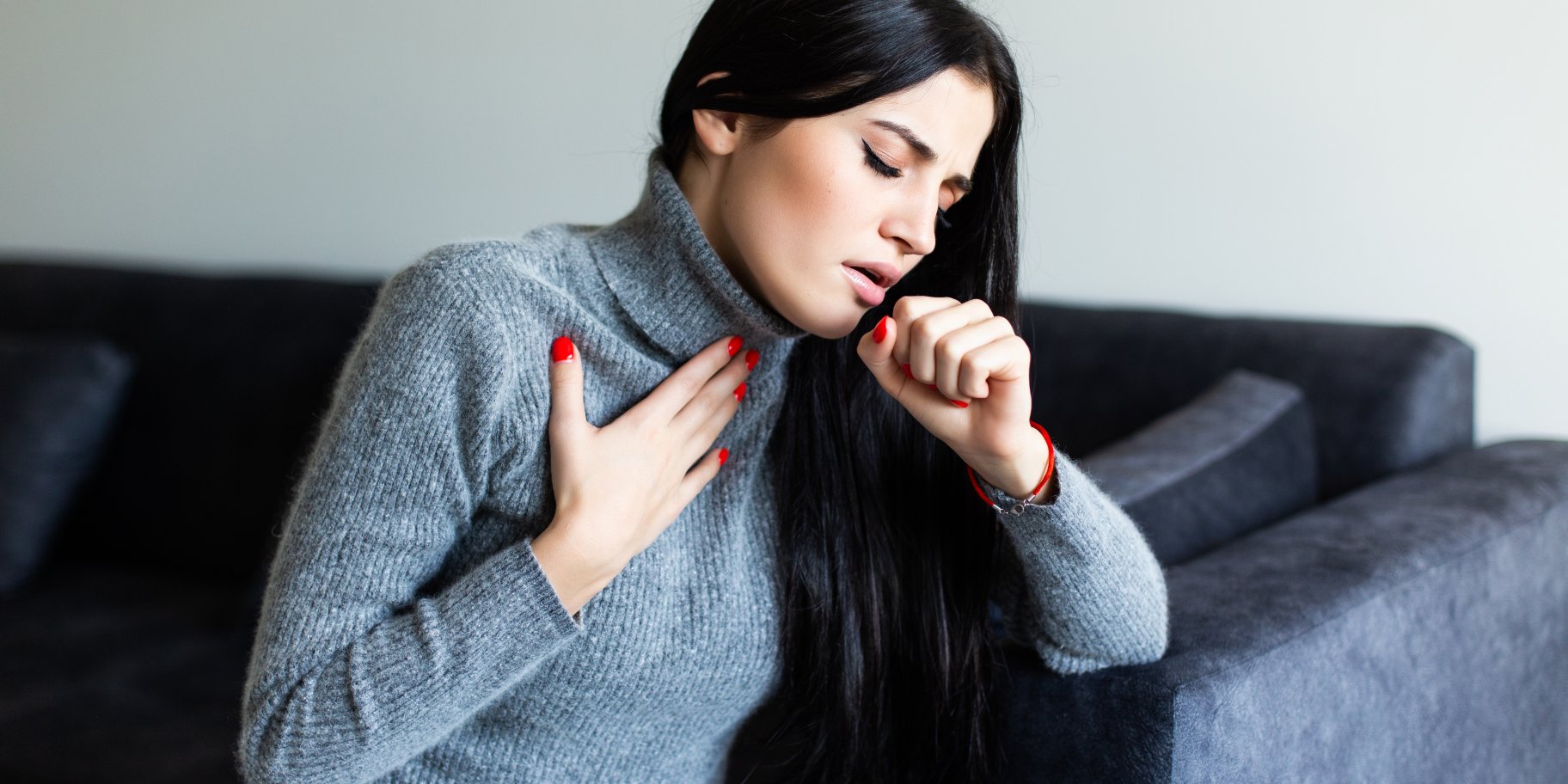 Жінка хворіє