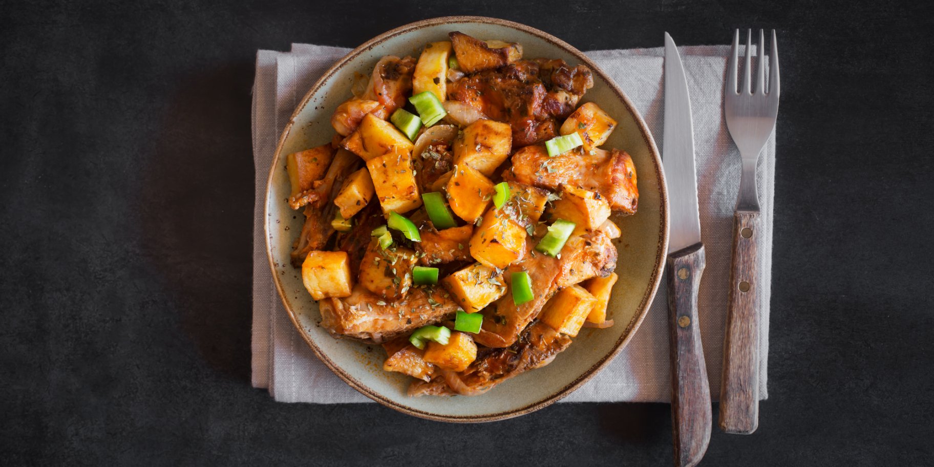 Яловичина з картоплею і овочами