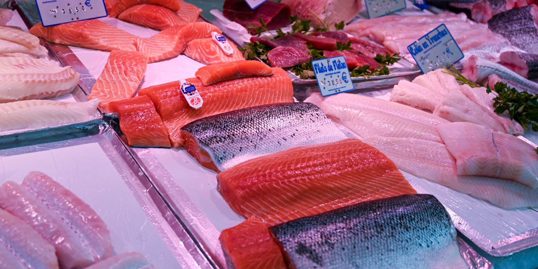 Червона риба