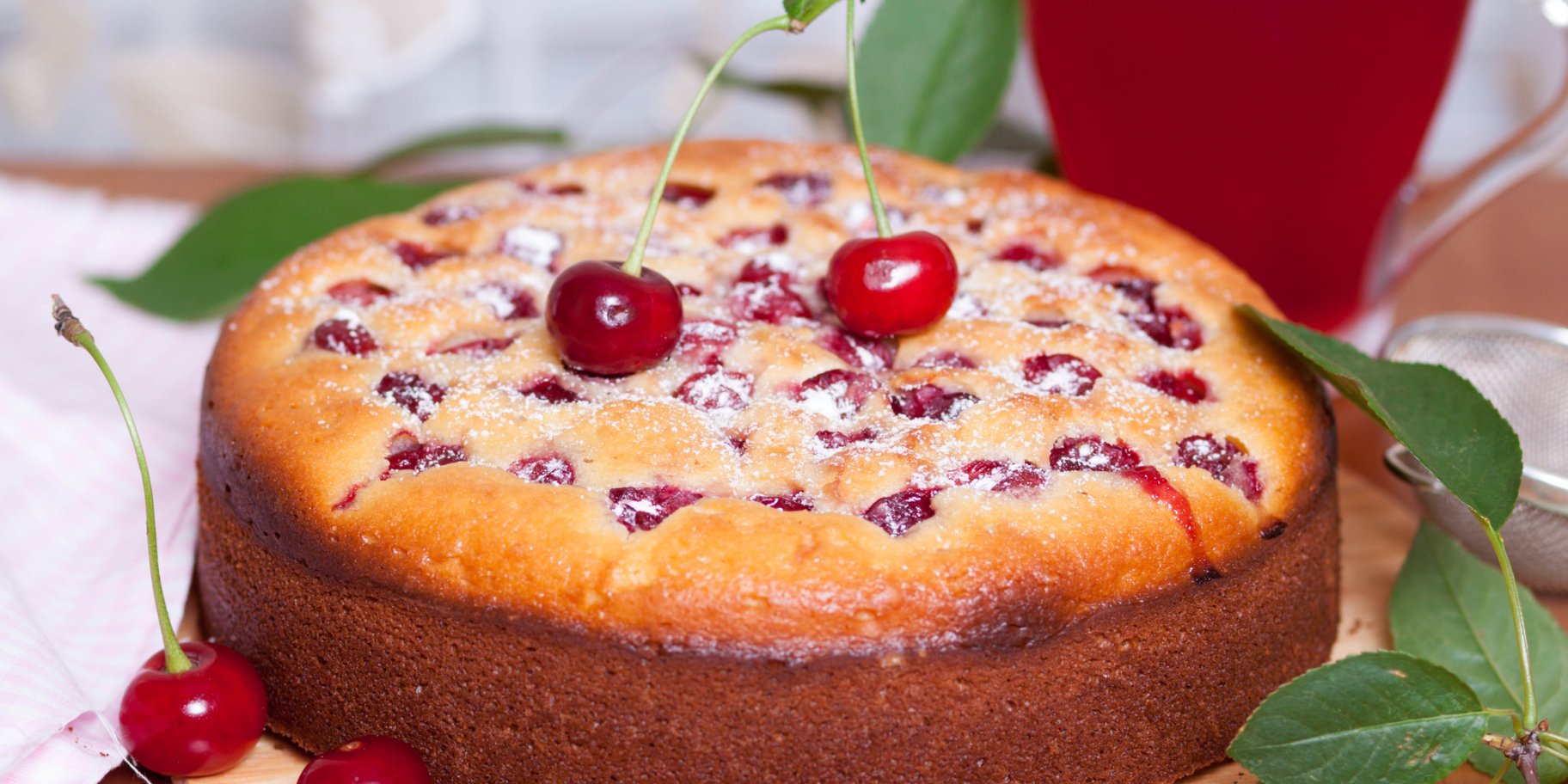 Бисквитный ягодный пирог