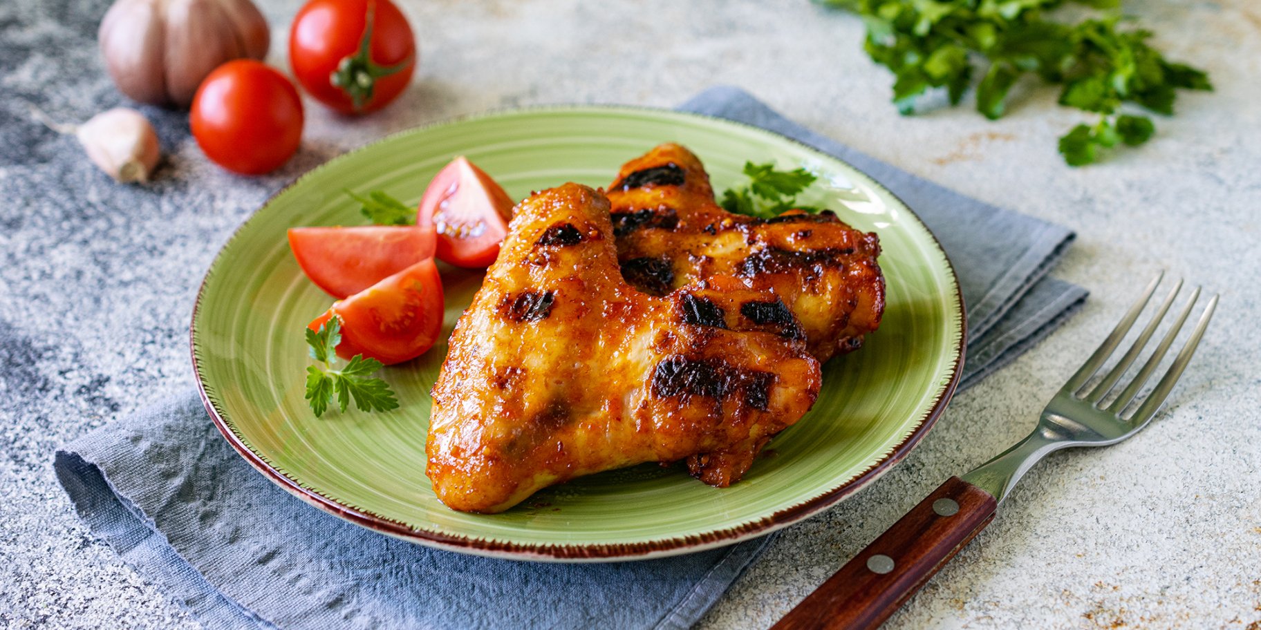 Гострі курячі крильця на грилі