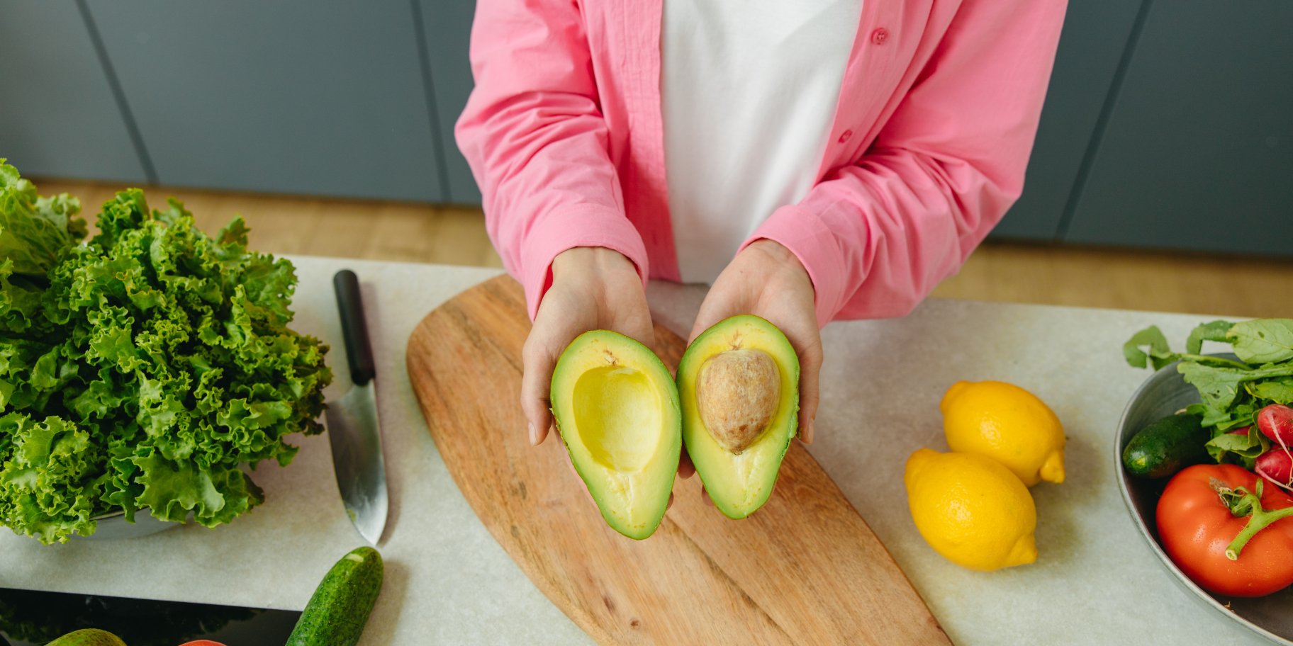 авокадо зелень овочі нарізка