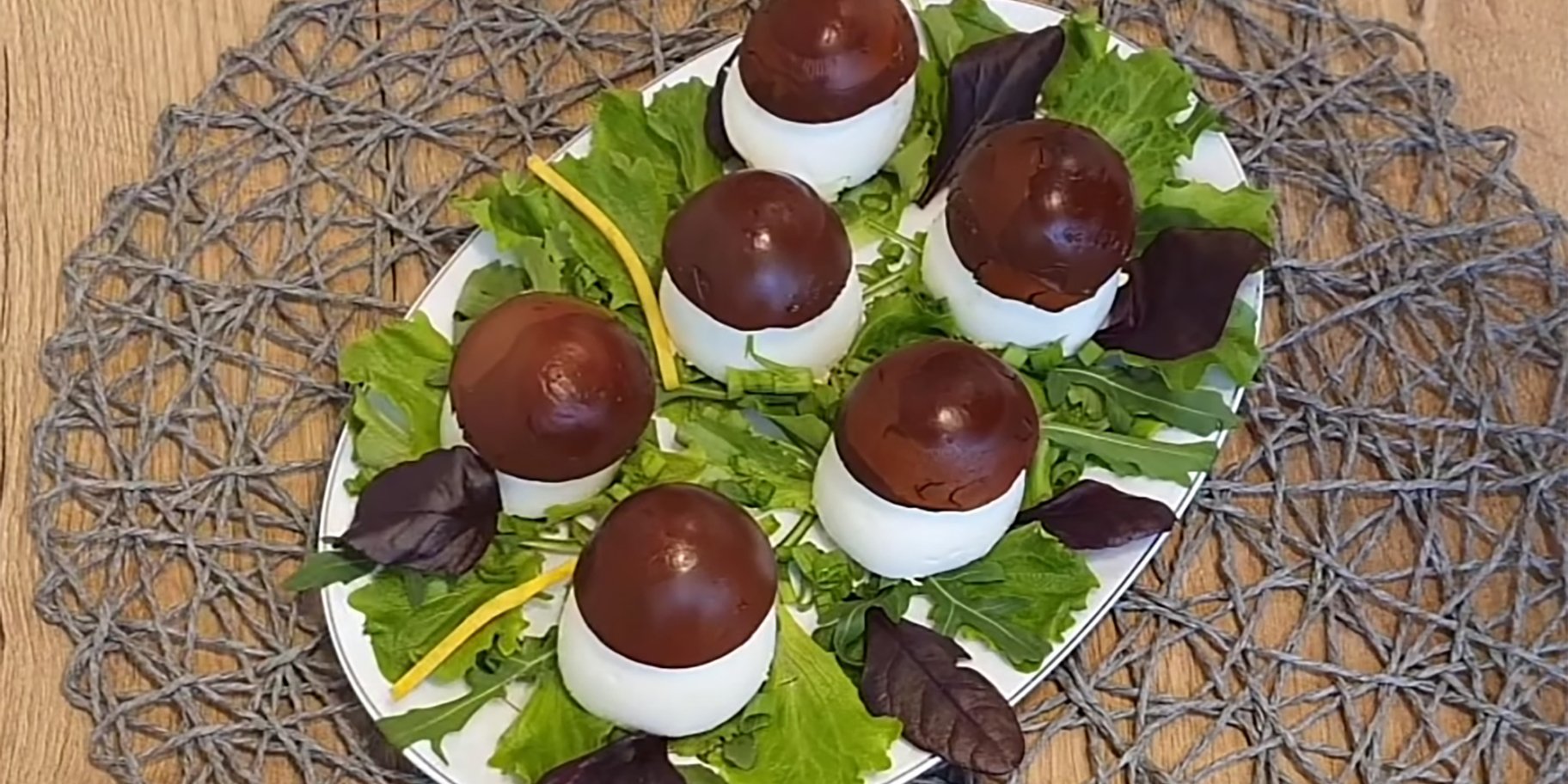 Гриби-боровики з варених яєць