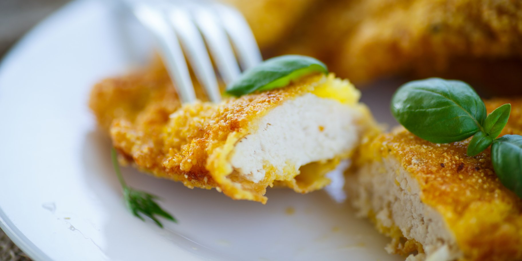 Куриное филе в панировке из белков