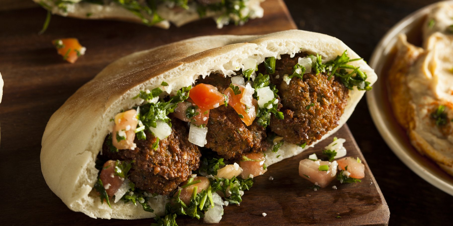 Піта з фалафелем і овочами