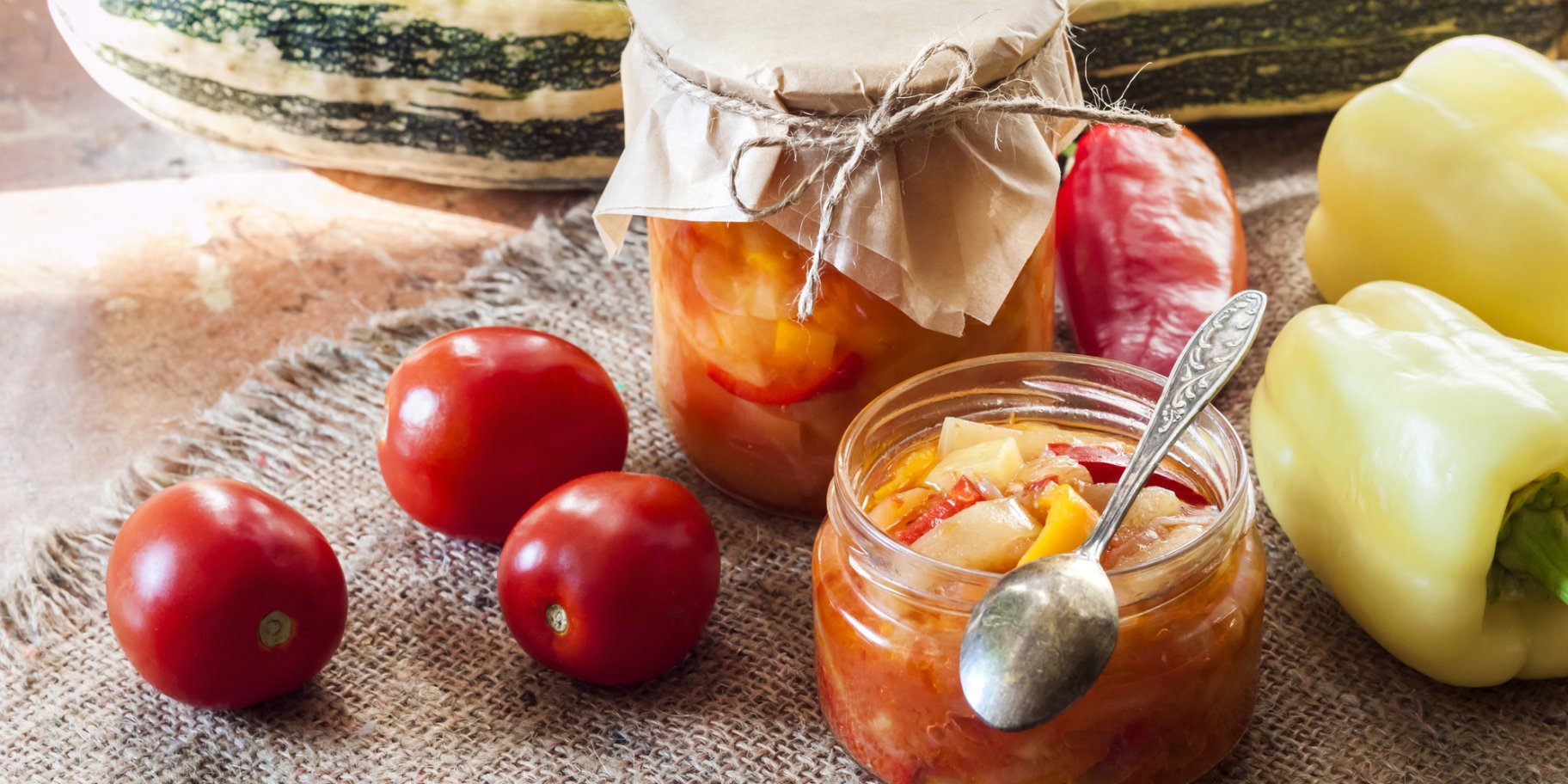 Салат з кабачків, перцю та томатів