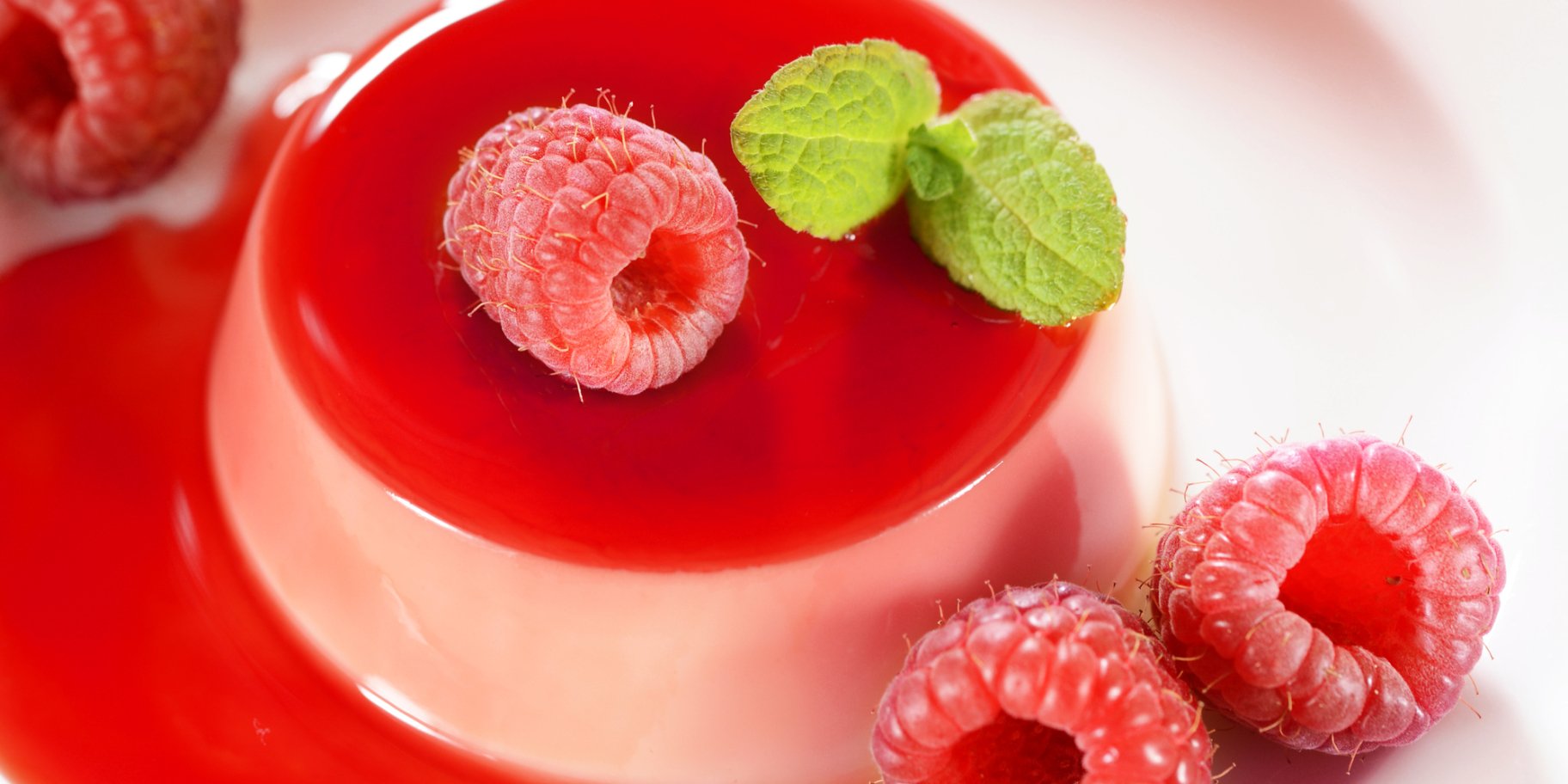 Пана-кота з малиновим желе