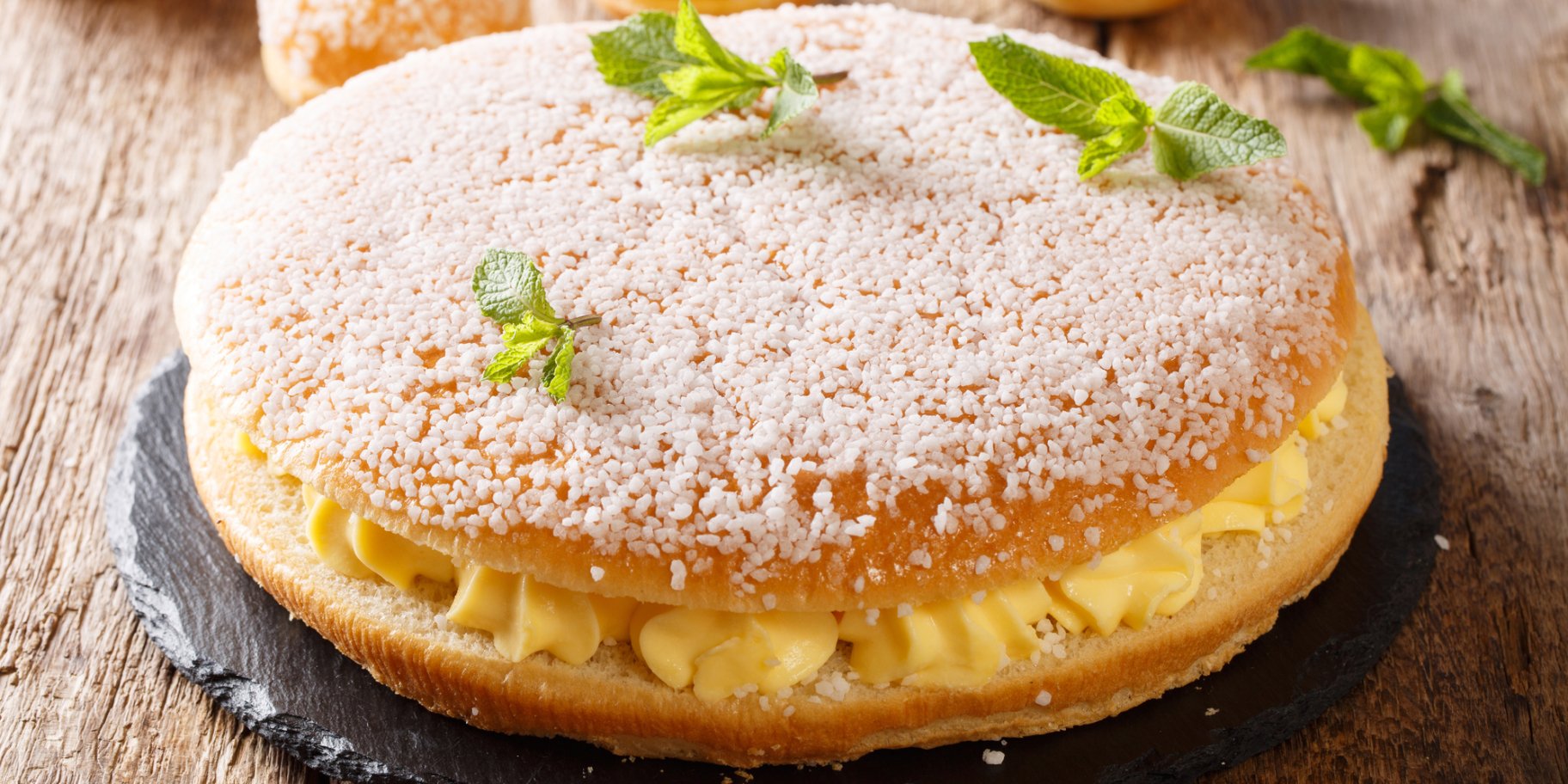 Бріош з кремом