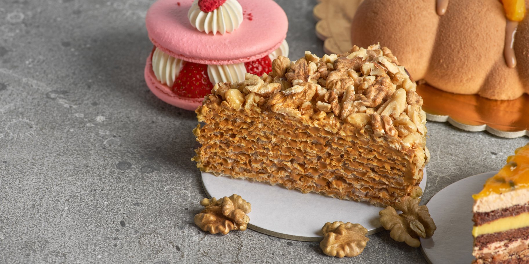 Грильяжний вафельний торт зі згущівкою