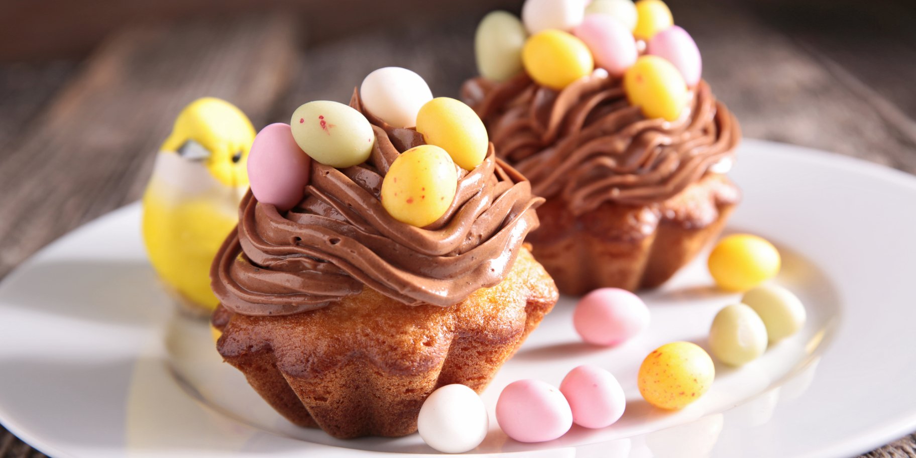 Пасхальные шоколадные кексы с кремом