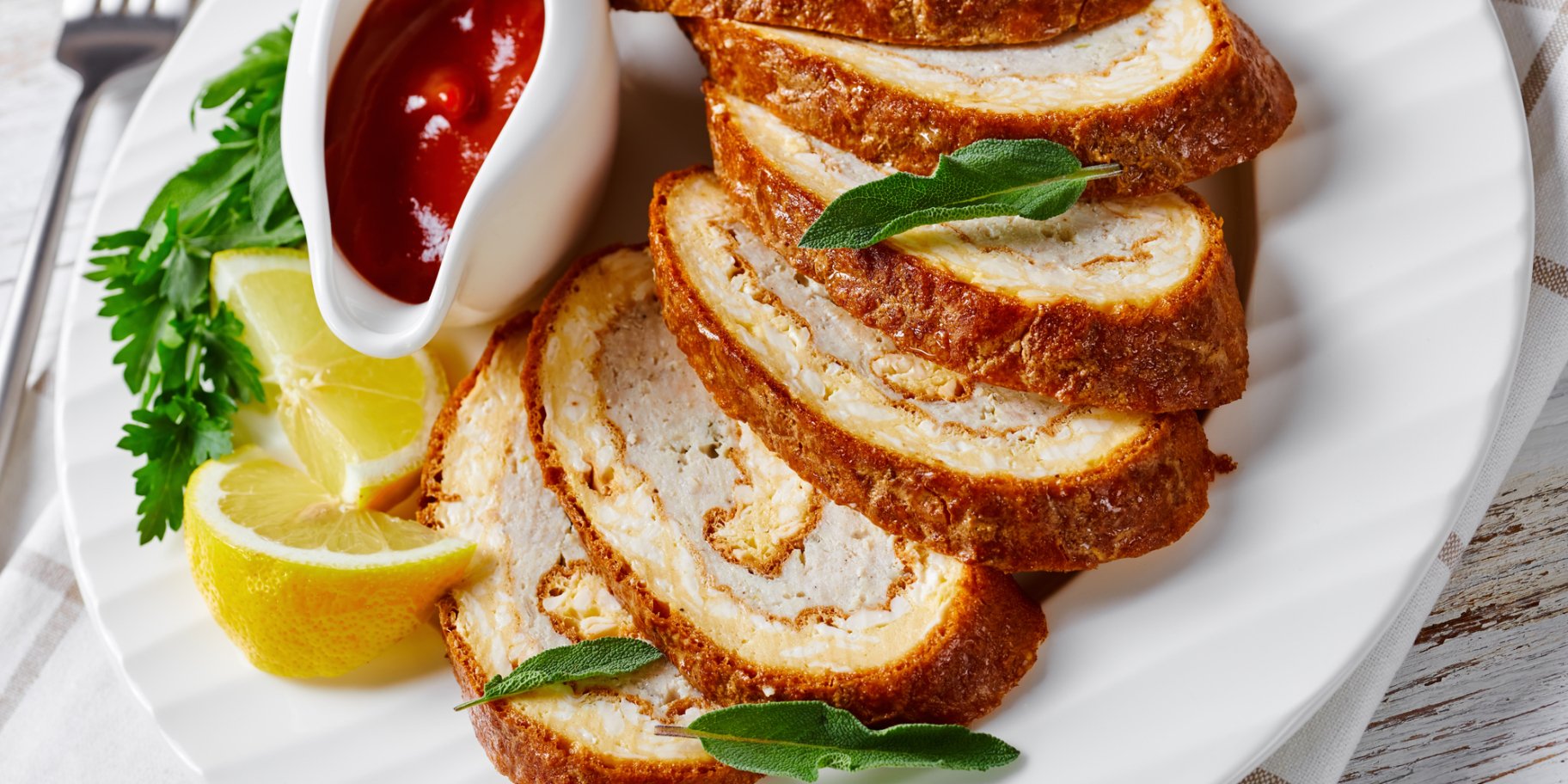 Картофельный рулет с тунцом рецепт