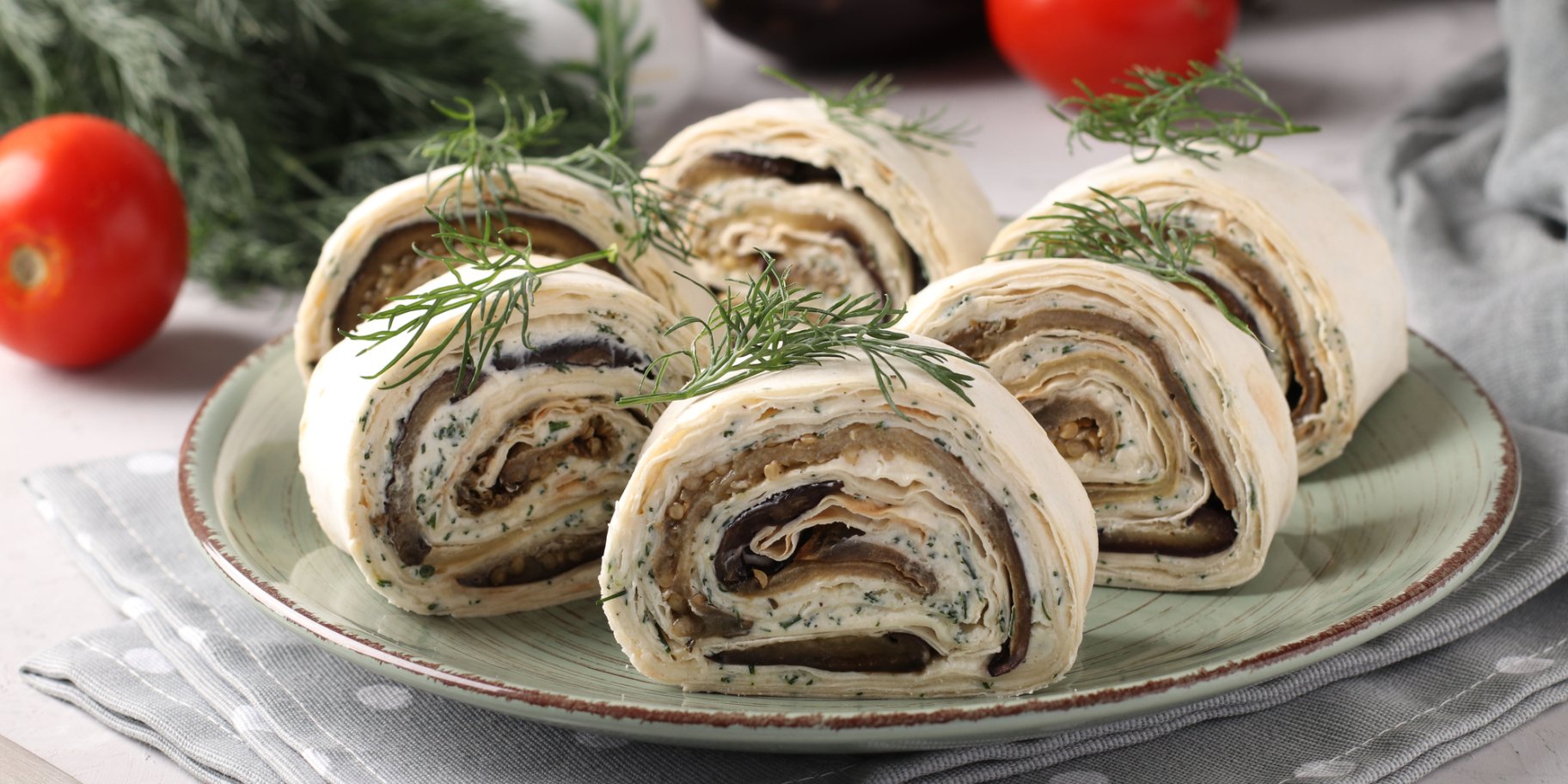 Рулет з баклажанами і сиром