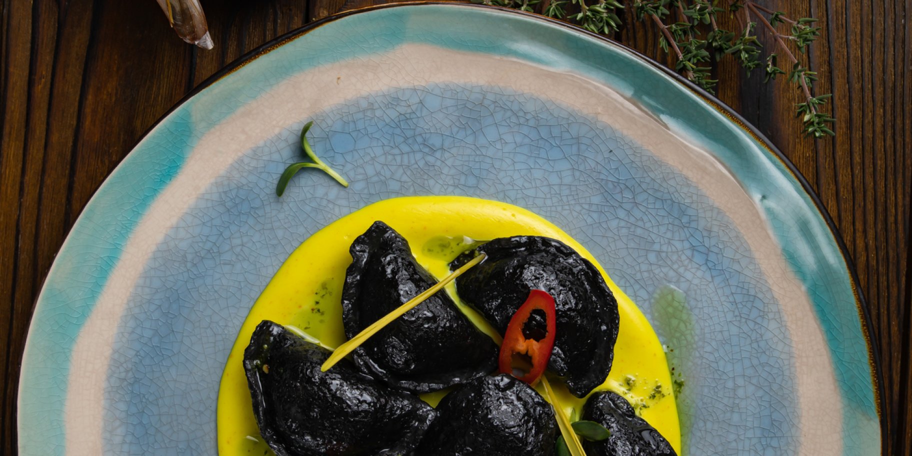 Черные вареники с кальмаром — рецепт