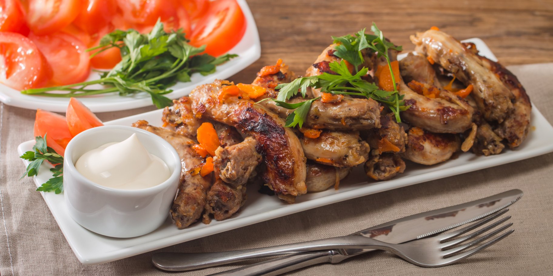 Курячі шийки у пікантному соусі