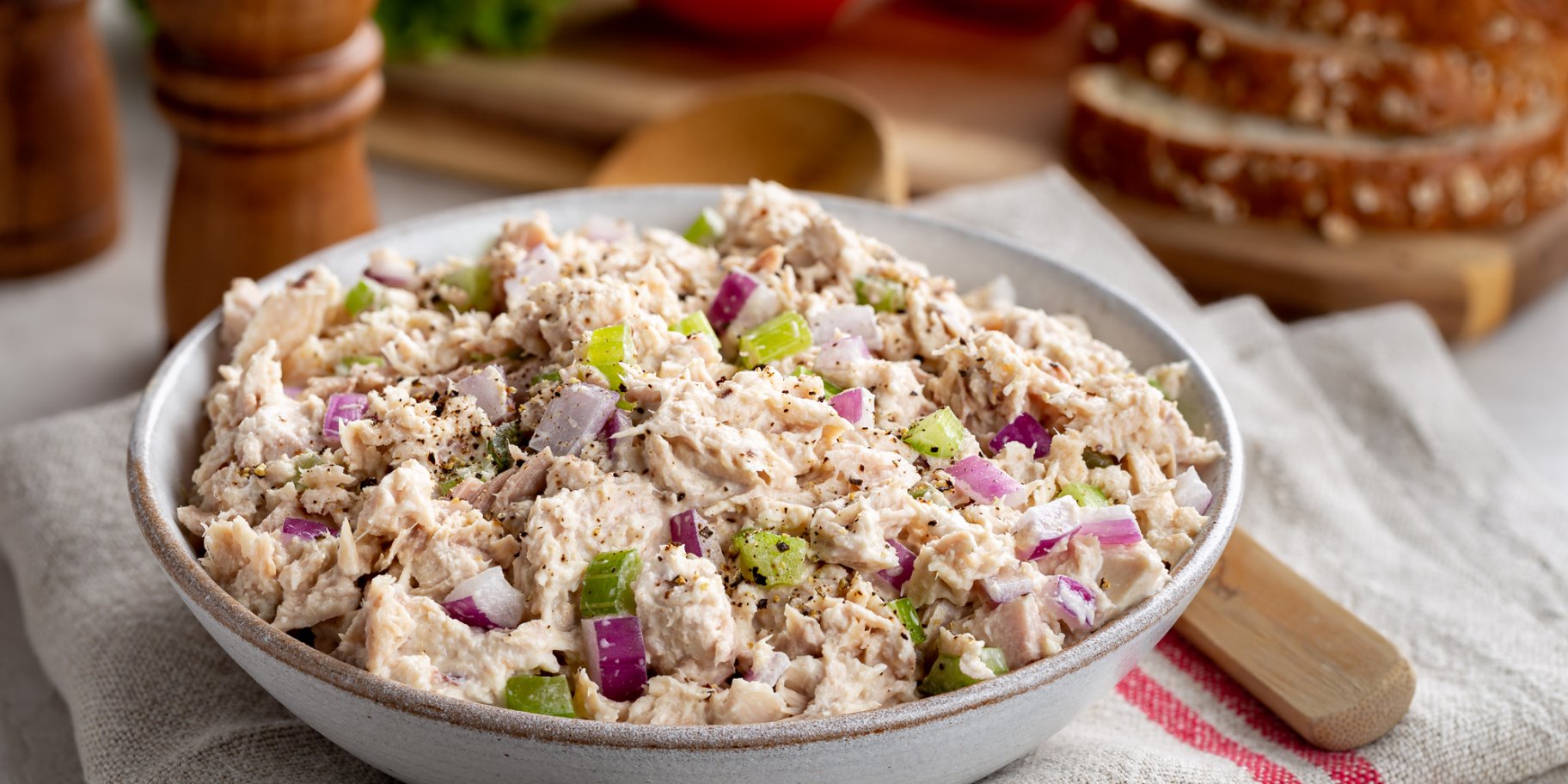 Салат з тунцем