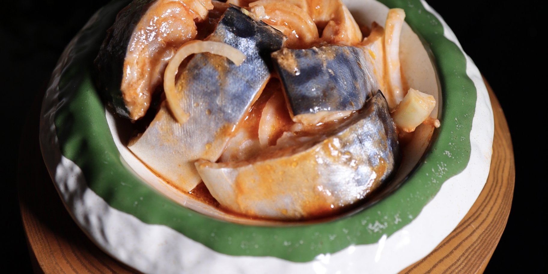 Маринована скумбрія в кетчупі