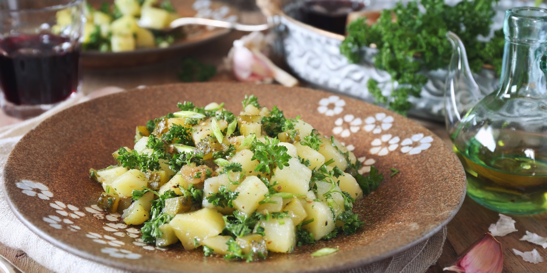 Салат с запеченным картофелем и брынзой