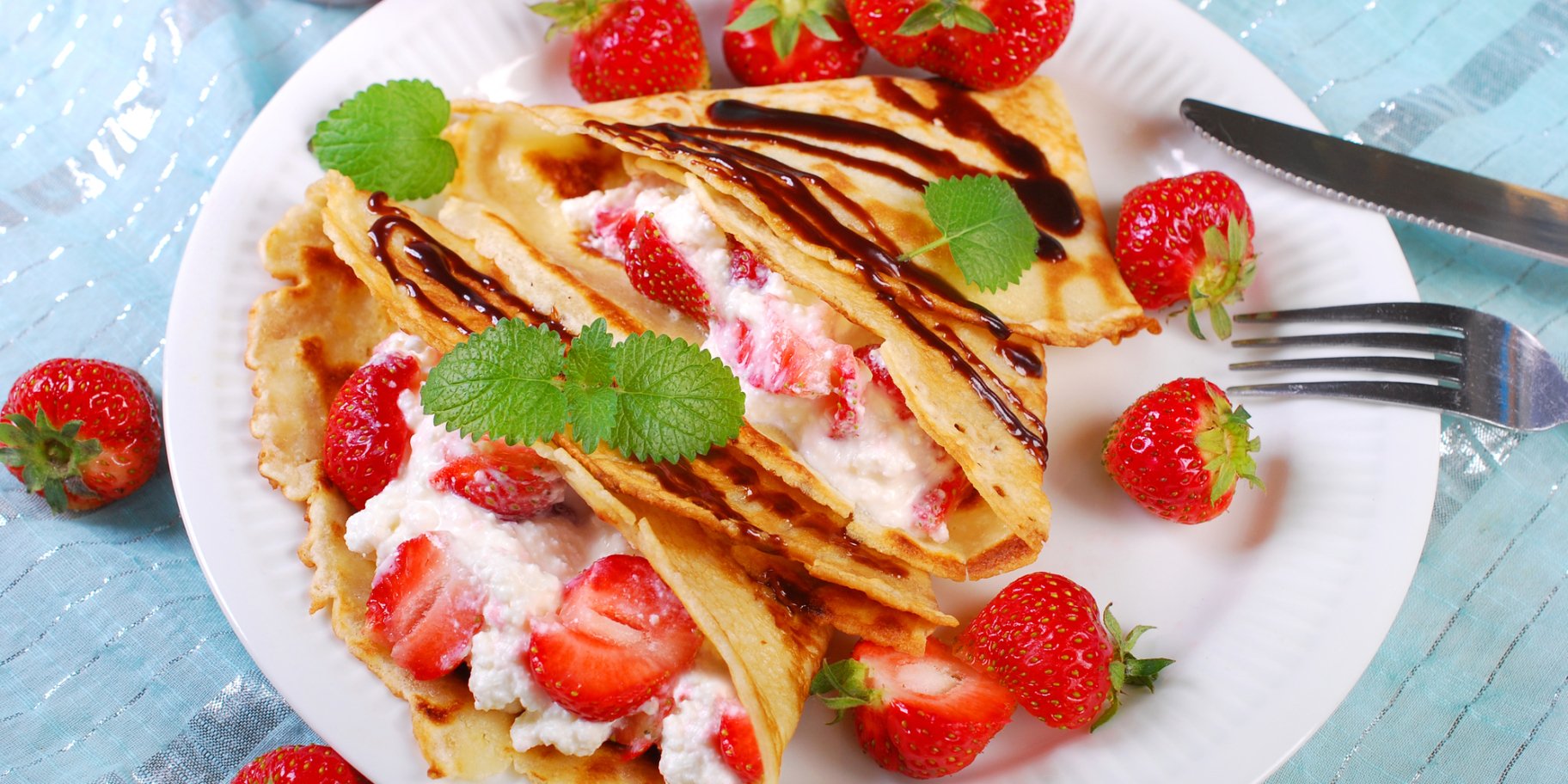 Блинчики с клубникой