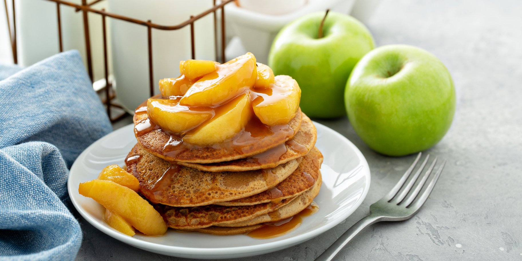 Млинці з яблуками