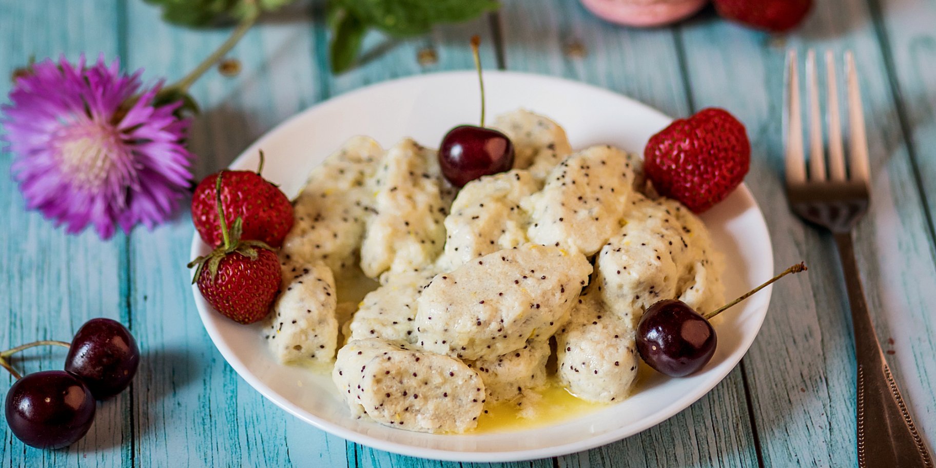 Галушки в маковому соусі