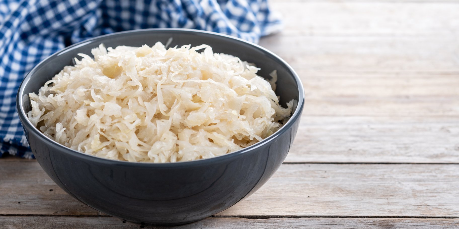 Квашена капуста в мисці