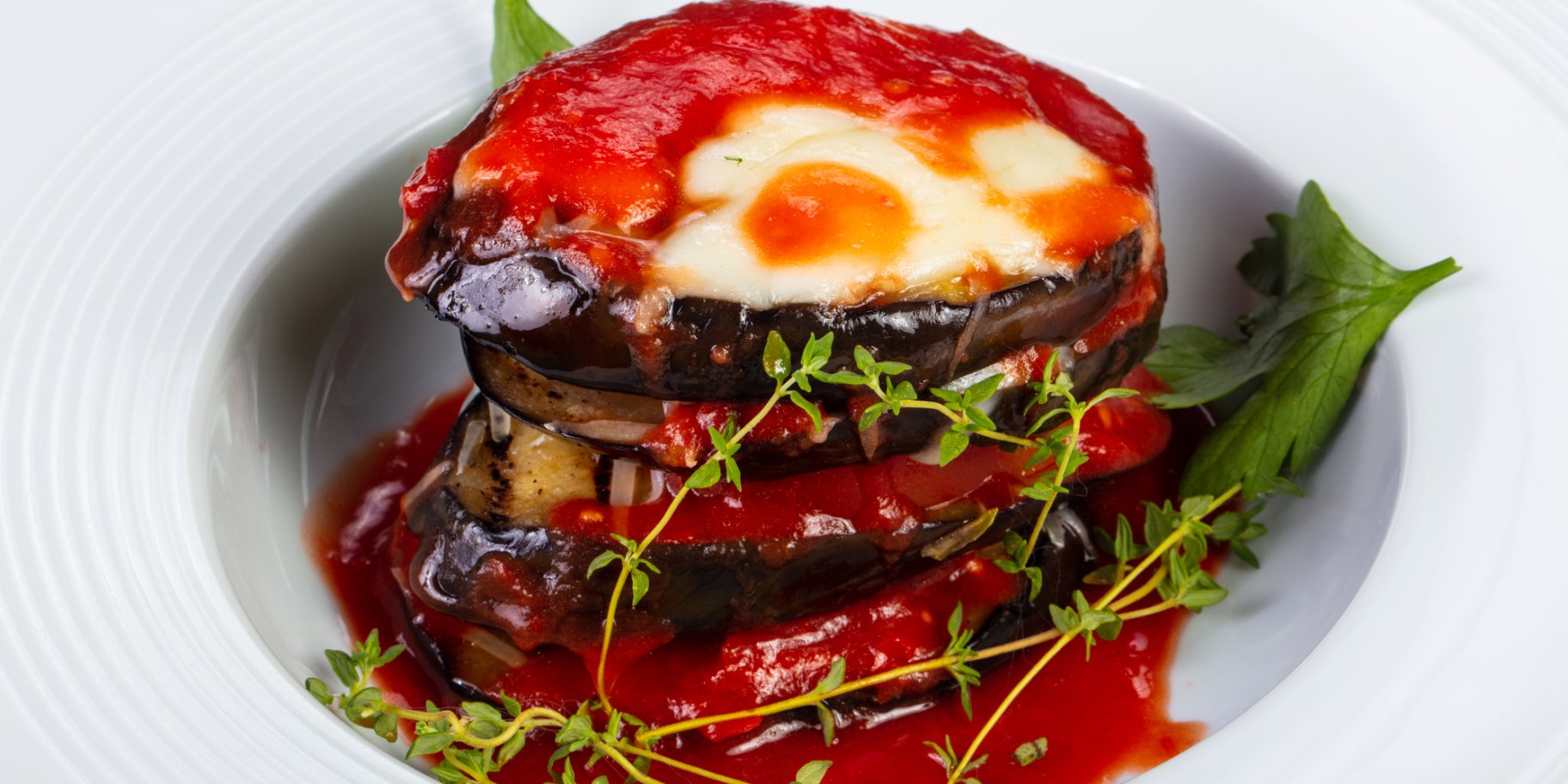 Баклажаны пармиджано с томатами и сыром