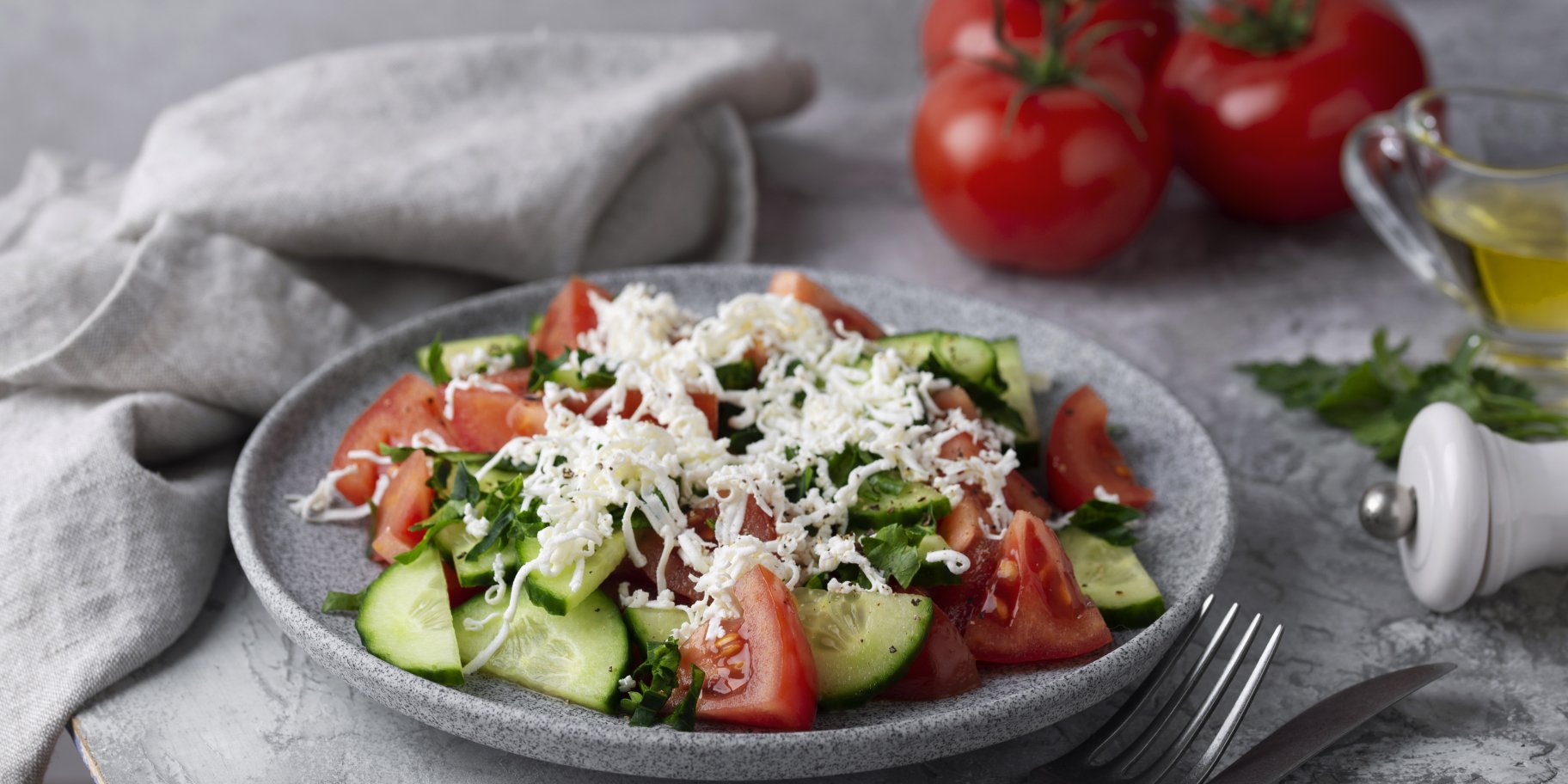Салат з овочами і фетою