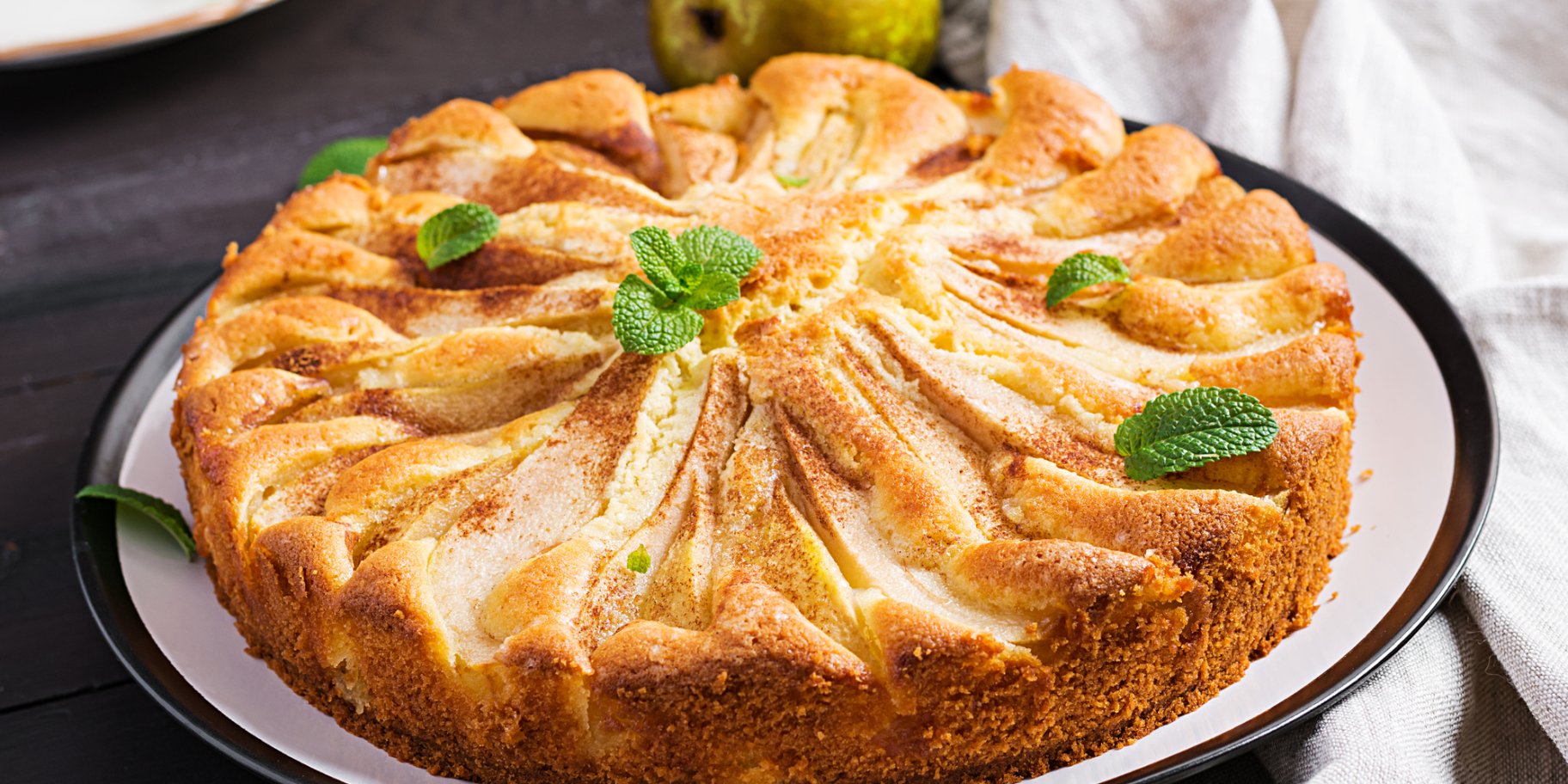 Пиріг з грушами та сиром