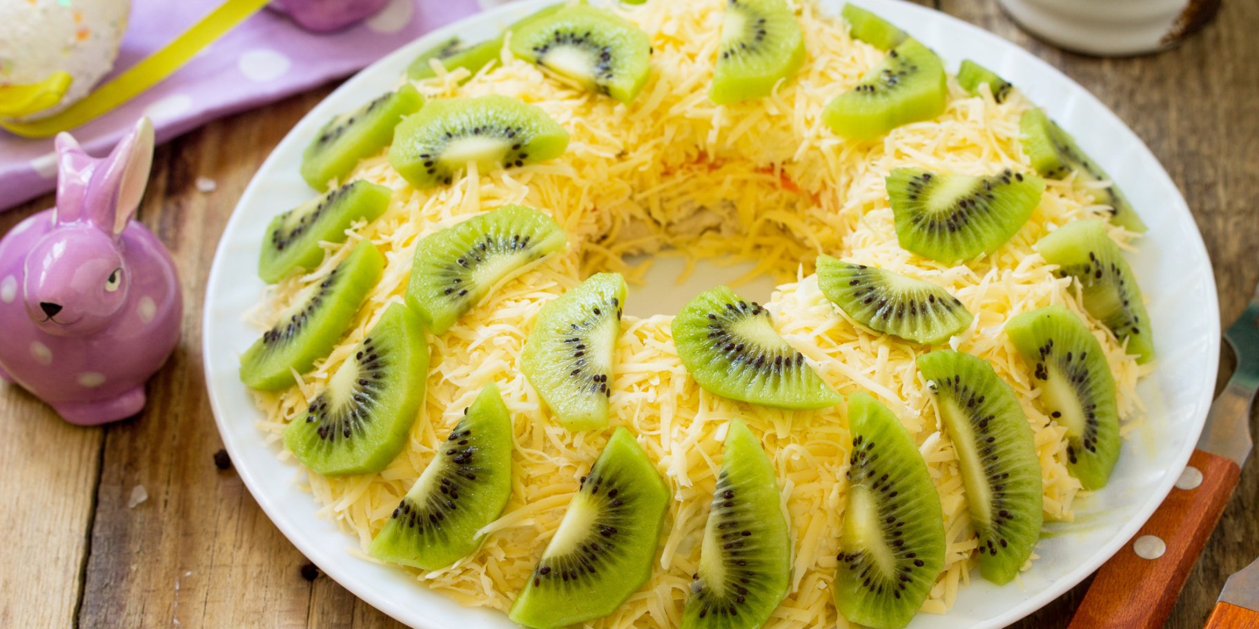 Салат з ківі та крабовими паличками - рецепт