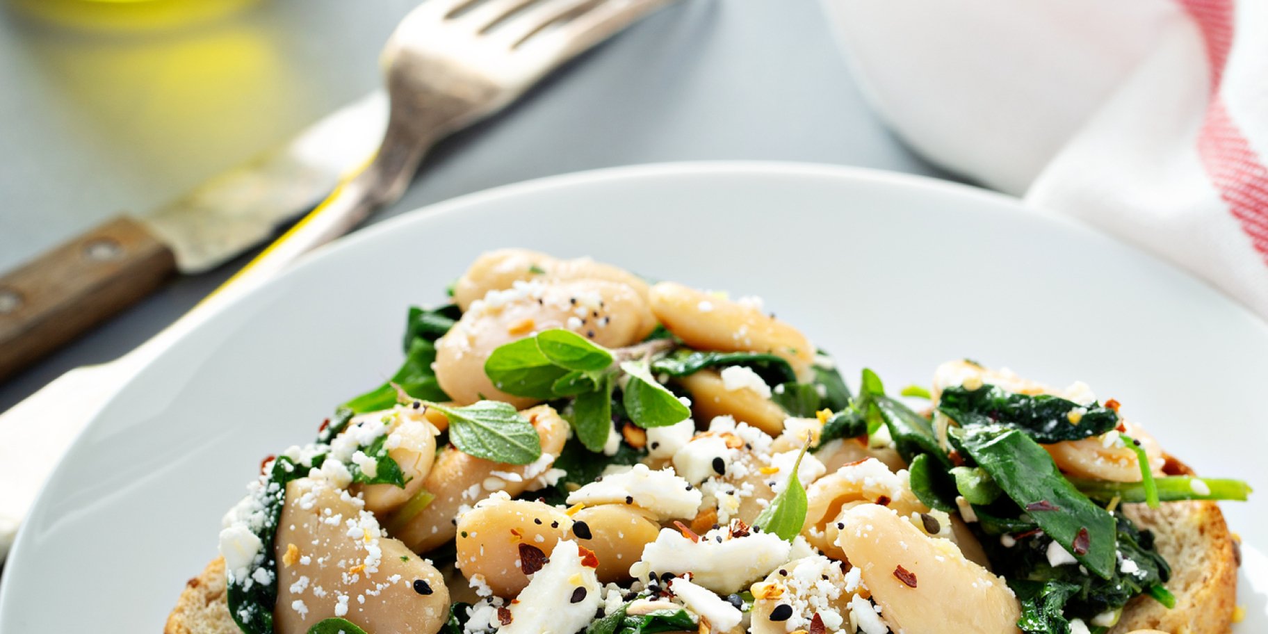 Салат с фасолью и моцареллой: рецепт