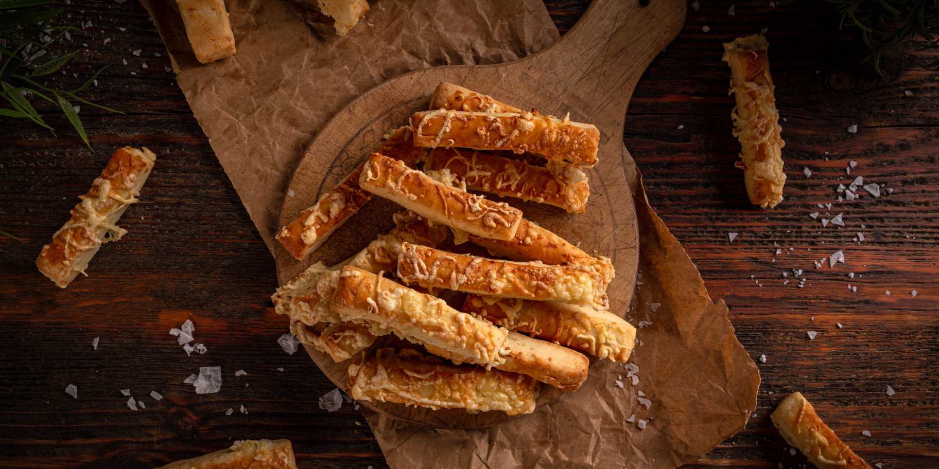 Сырное печенье с арахисом и морской солью