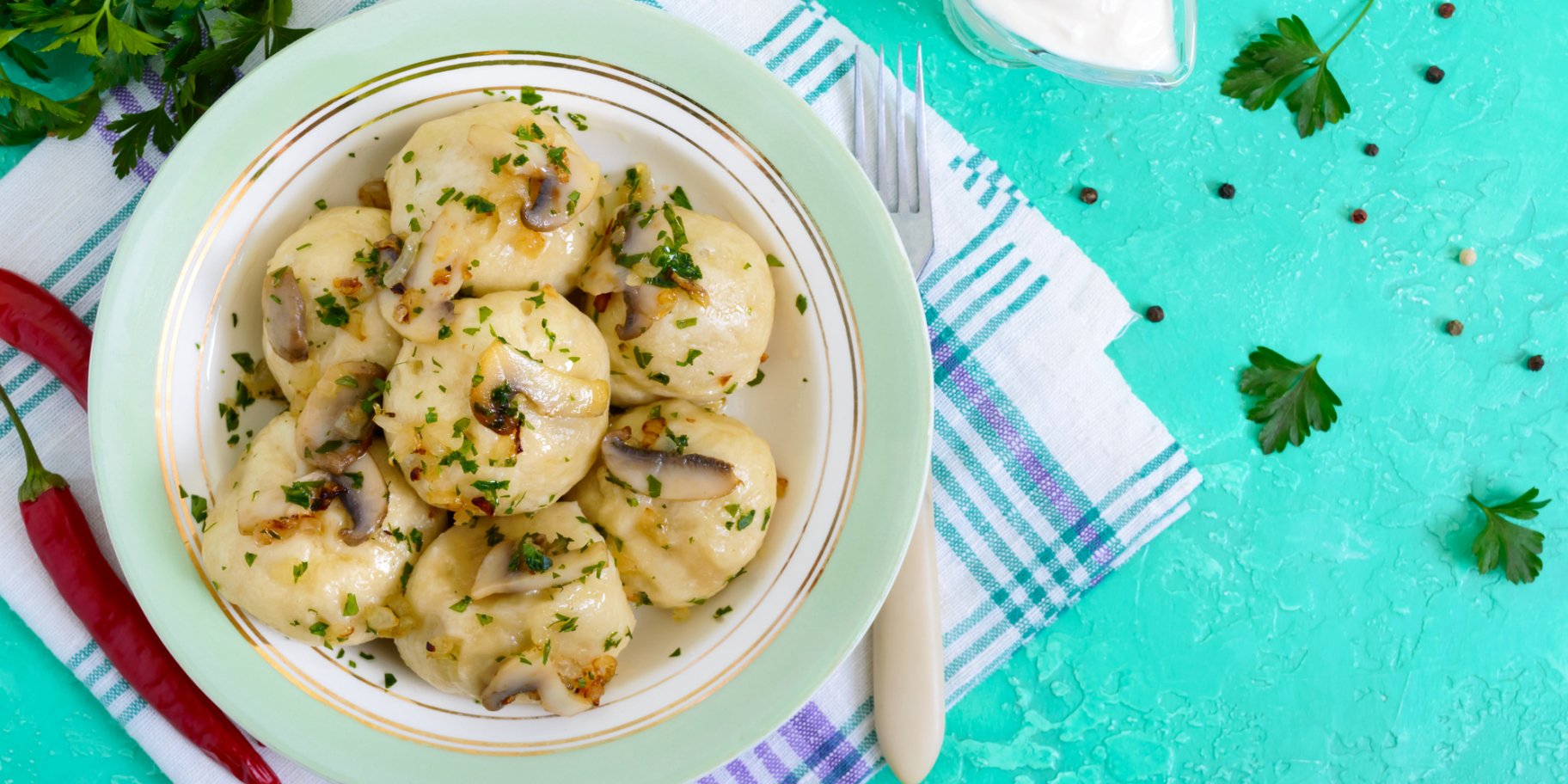 Галушки з куркою і грибами