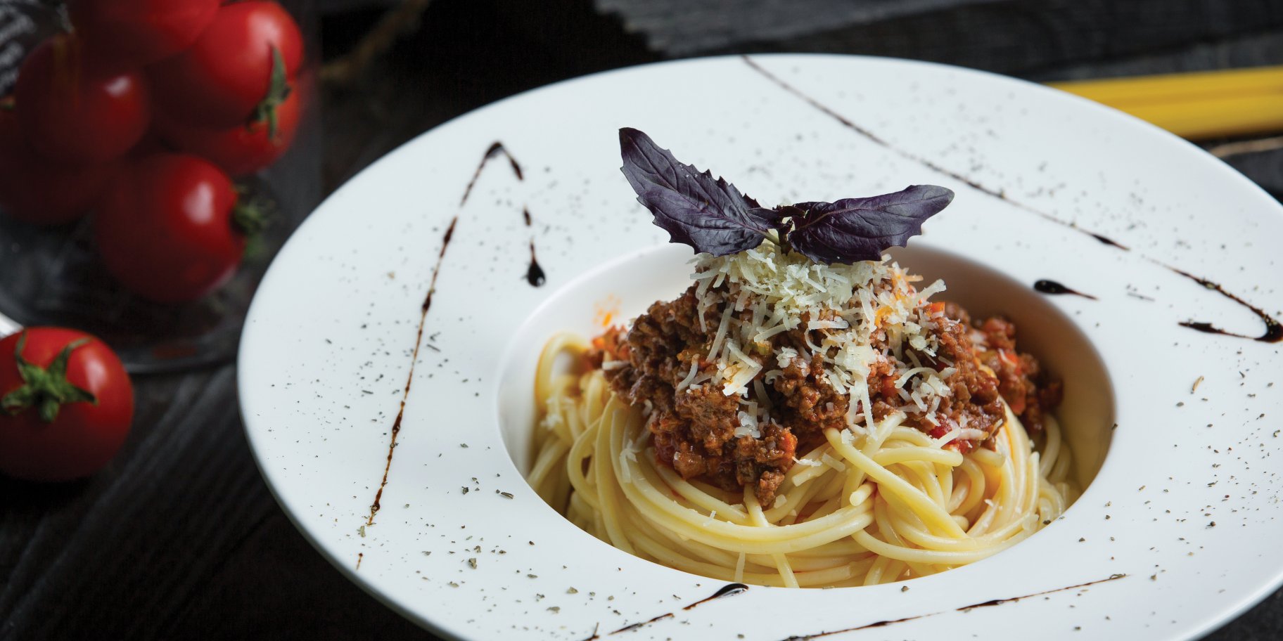 Болоньєзе з консервованими помідорами