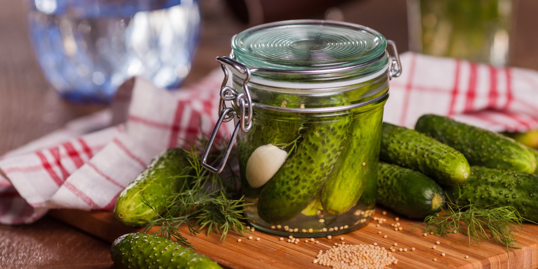 Малосольні огірки