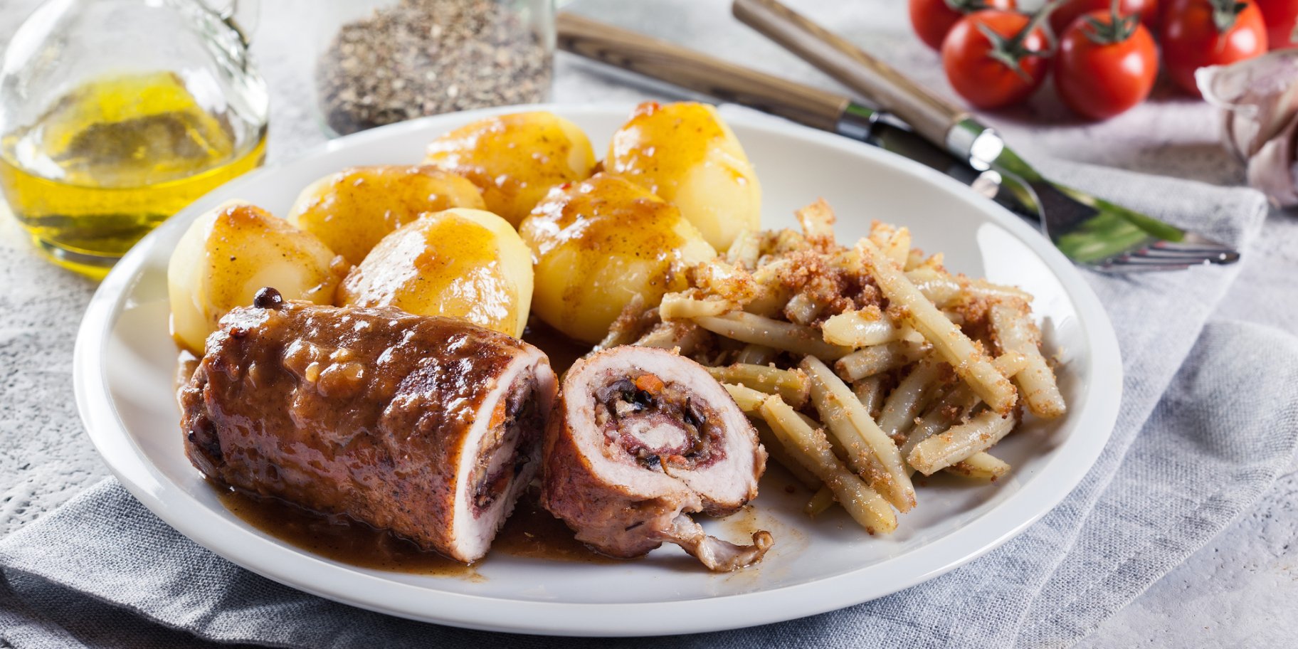 свинячі рулетики з начинкою