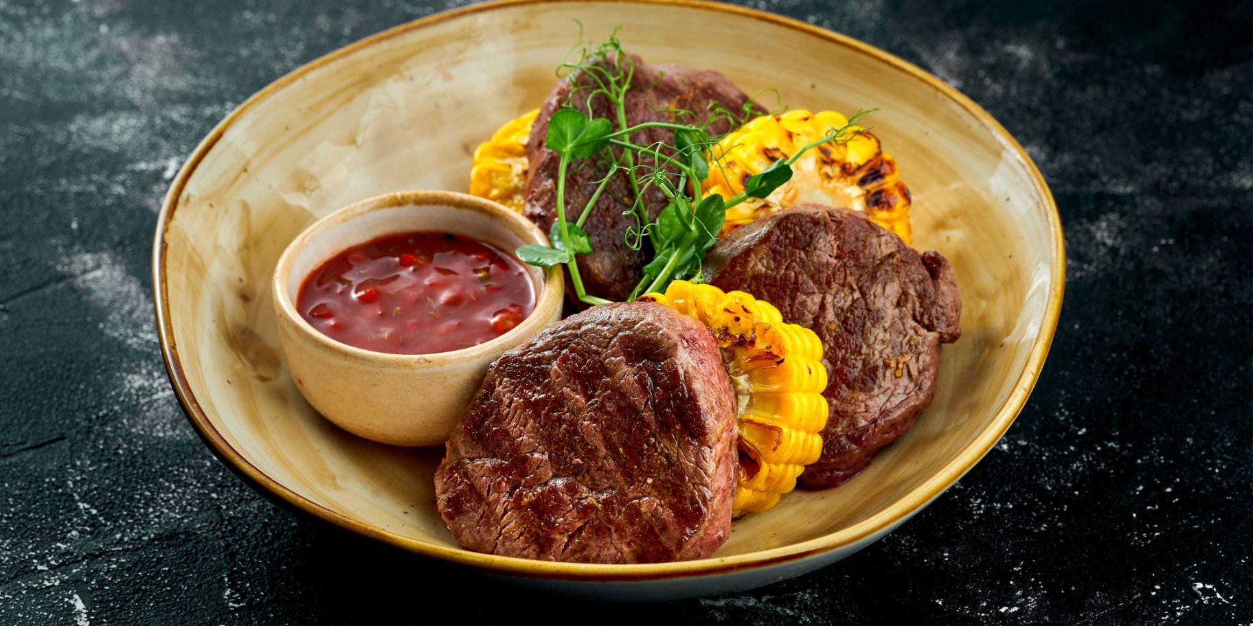 Телятина на грилі з сальсою