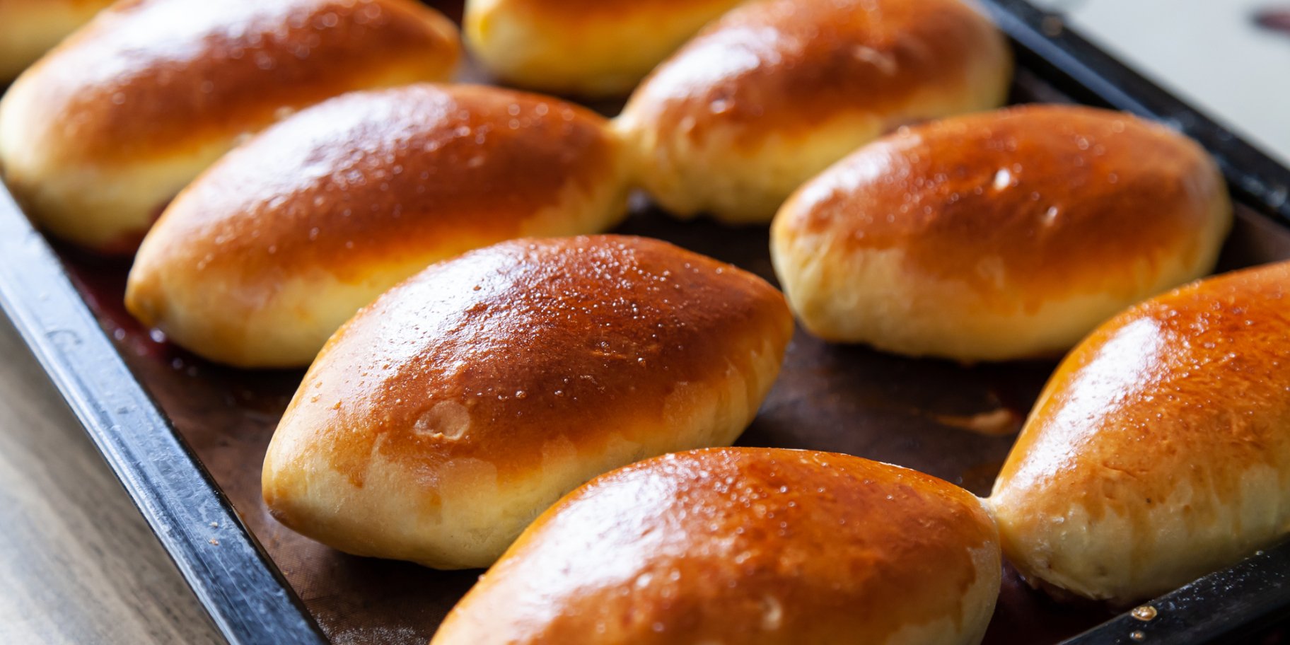 Пирожки с мясом из полуслоеного теста