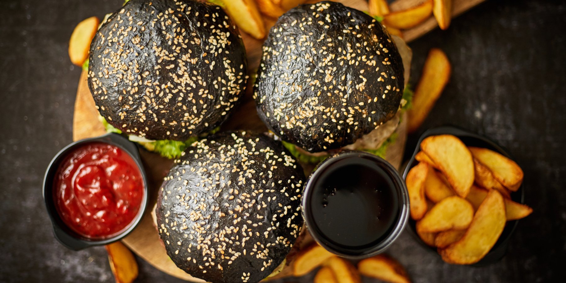 Домашній чорний бургер