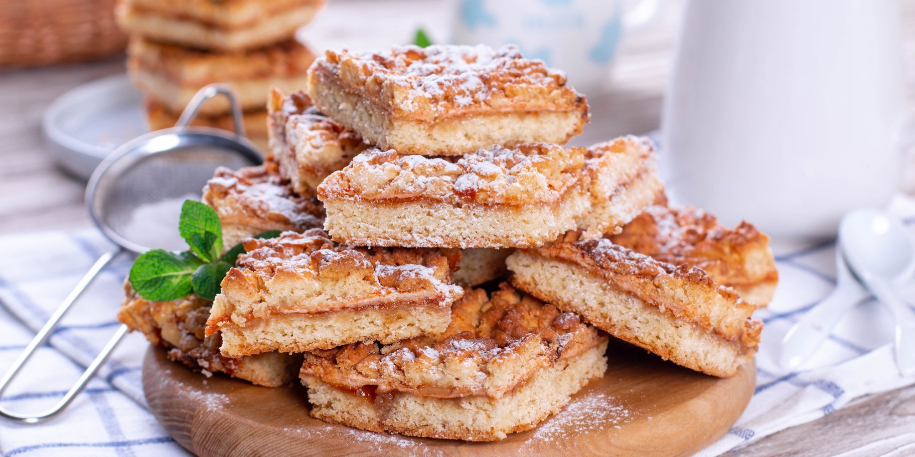 Тертий пиріг з варенням