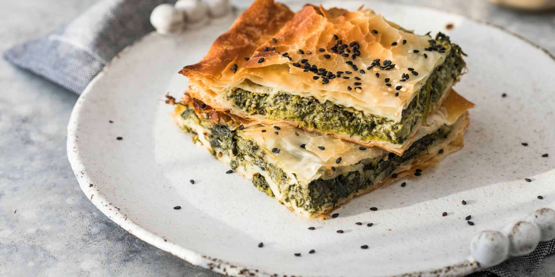 Спанакопіта зі шпинатом і цибулею-пореєм