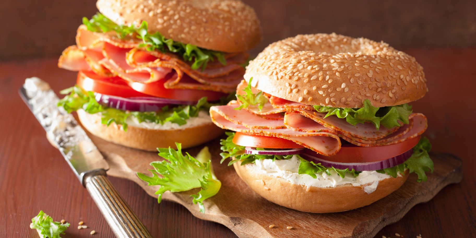 Сендвіч з овочами, шинкою і сиром