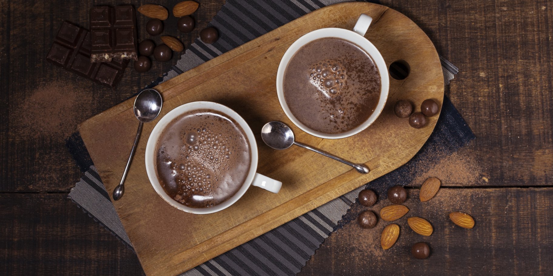 10 добавок к горячему шоколаду, которые создадут празднично-вкусное настроение