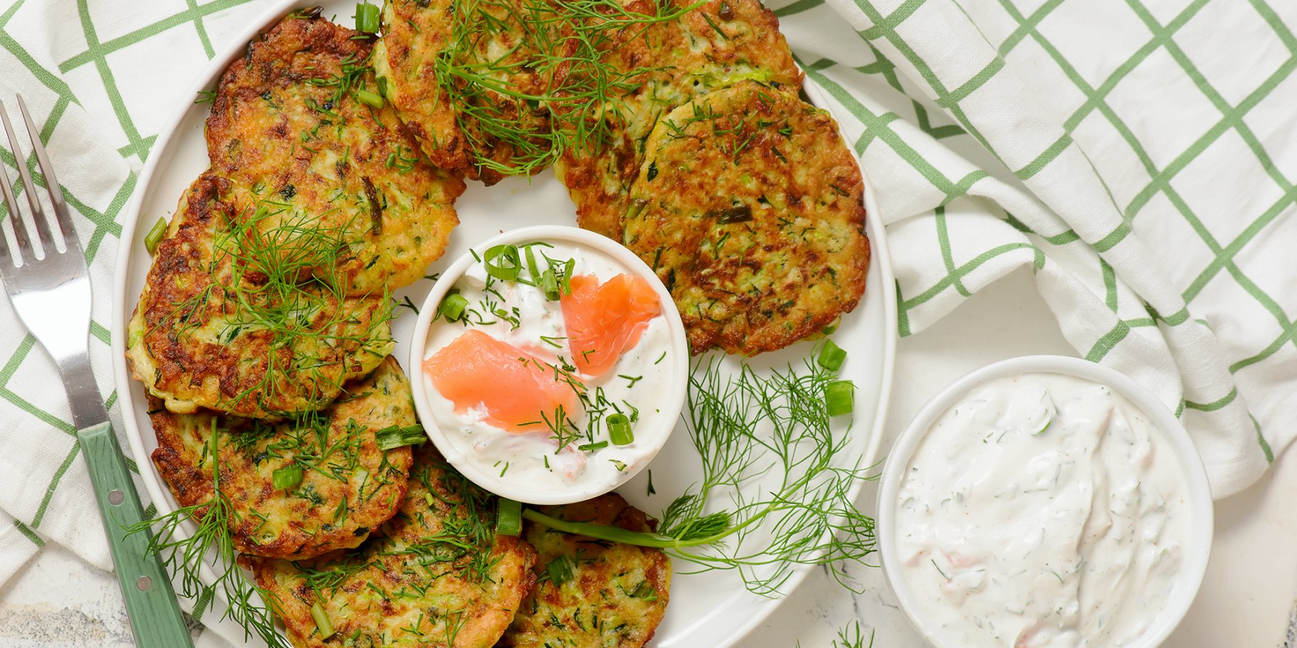 Кабачкові оладки з йогуртовим соусом