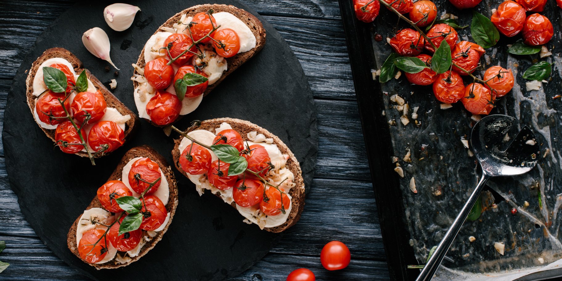 Хліб з запеченими томатами чері