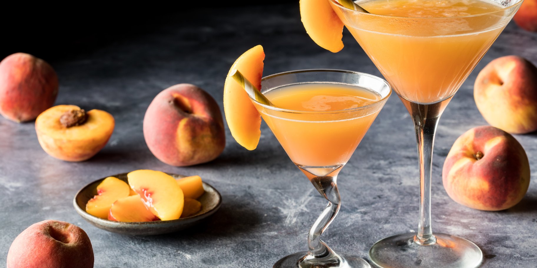 Персиковий коктейль з шампанським