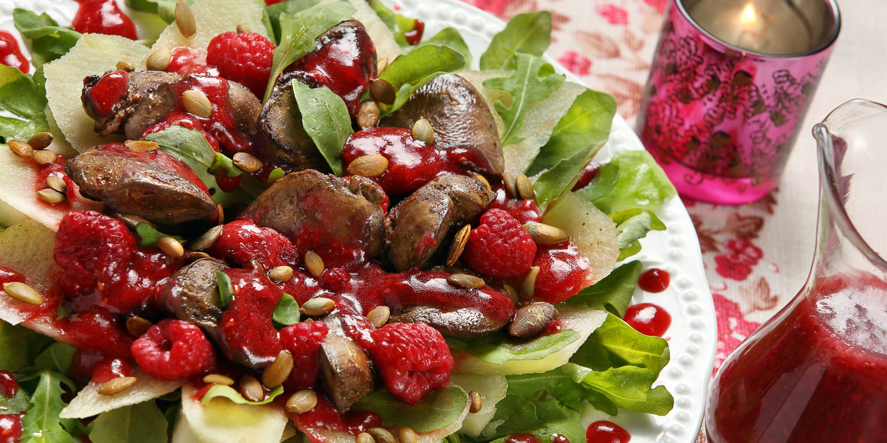 Салат з печінкою, малиною і зеленню