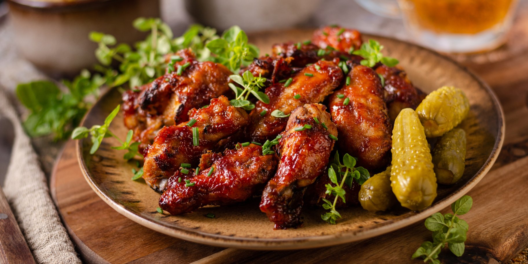 Куриные крылышки в глазури на мангале