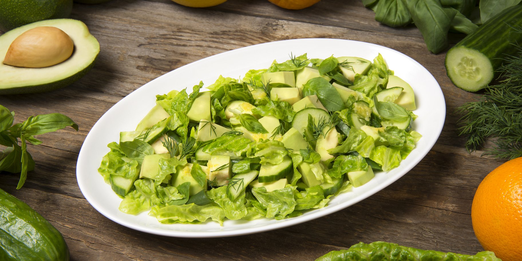 Салат із авокадо з огірком